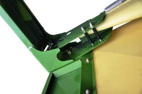 Pos: 22.86 /BA/Bedienung /Vorsätze/Maisgebiss/Schutz r echts/li nks montier en Bil d 603 @ 113\mod_1338288749128_85.docx @ 999928 @ @ 1 Pos: 22.