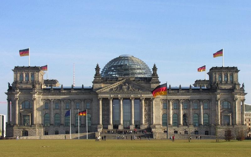 Γερμανία ΓΕΡΜΑΝΙΑ-ΒΕΡΟΛΙΝΟ Κοινοβούλιο Έκταση: 357.026 Πληθυσμός: 82.425.