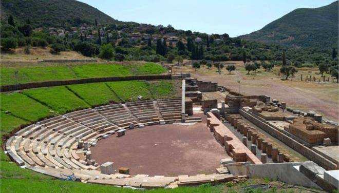 Μπορείτε να υπολογίσετε τη χωρητικότητα ενός αρχαίου θεάτρου; Τον 4 ο αι. π.χ. η μέση χωρητικότητα ενός αρχαίου θεάτρου ήταν γύρω στους 8.000-10.000 θεατές.