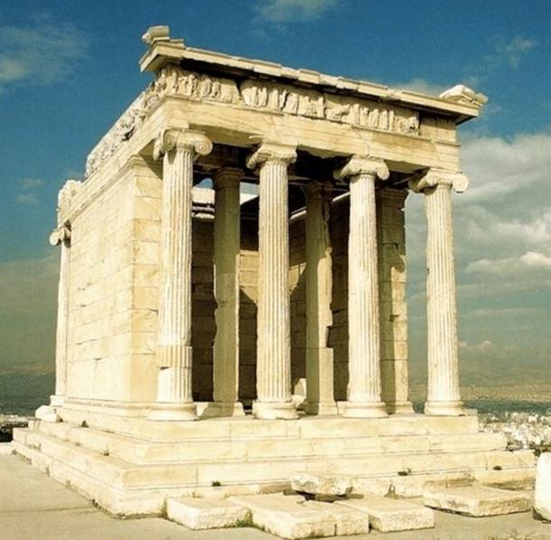 Κεφάλαιο 1 Παρουσίαση του Βράχου της Ακρόπολης των Αθηνών Τον 1 ο αιώνα π.χ. το κτήριο υπέστη εκτεταμένη επισκευή και μερικές μικρής κλίμακας τροποποιήσεις.