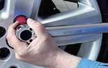 utilizare sau aproximativ 5000 de cicluri! in conformitate cu standardul ISO 6789 scala dubla, Nm si Kg Important Nu folosiți cheia dinamometria pentru deșurubare!