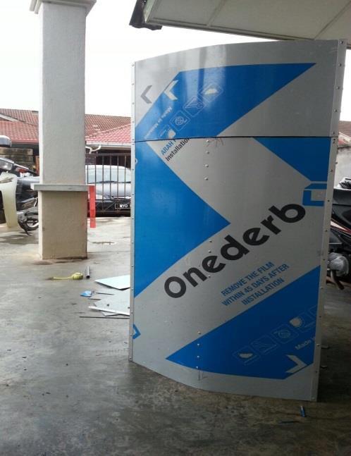Pada bahagian bawah, di pasang pedal dan roda terlebih dahulu. yang memudahkan untuk badan bergerak.