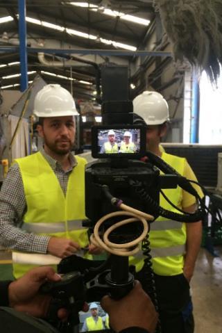 Εικόνα 5: Στιγμιότυπα από γυρίσματα videos Γ) Μοντάζ οπτικοακουστικού υλικού Το μοντάζ του video συλλογής-μεταφοράς-αποθήκευσης πραγματοποιήθηκε πρώτο έτσι ώστε να χρησιμοποιηθεί στις εκπαιδεύσεις
