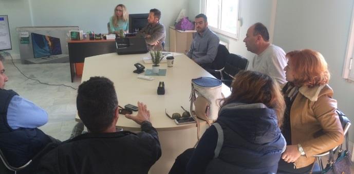 Εικόνα 17: Ενδεικτικές φωτογραφίες από θεωρητικές εκπαιδεύσεις ΟΤΑ Αποτελέσματα υλοποίησης της Δράσης Συνοπτικά από την ποιοτική αξιολόγηση που πραγματοποιήθηκε από την ομάδα των στελεχών των δυο