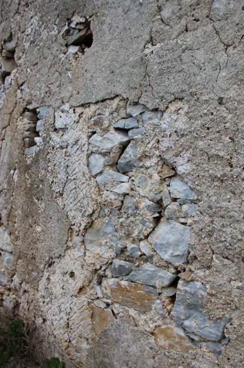 Στη συνέχεια τοποθετούνται δύο μεταλλικές πλάκες εκατέρωθεν των δύο αυτών ταυ και υποβάλλεται σε εφελκυσμό, μέσω μίας μηχανής η οποία