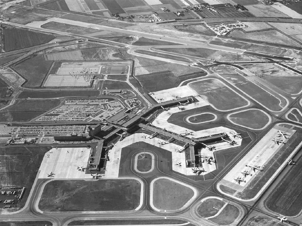 Evolution of Amsterdam Schiphol Terminal