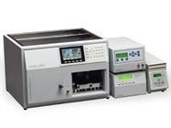 Osnovni delovi instrumenta su HPLC pumpa, SEC kolona, detektor (diferencijalni refraktometar,