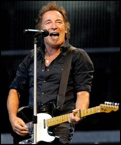 HUDOBNÉ FÓRUM BRUCE SPRINGSTEEN VYRÁŽA NA TURNÉ Legendárny americký spevák Bruce Springsteen vyráža po troch rokoch na turné.