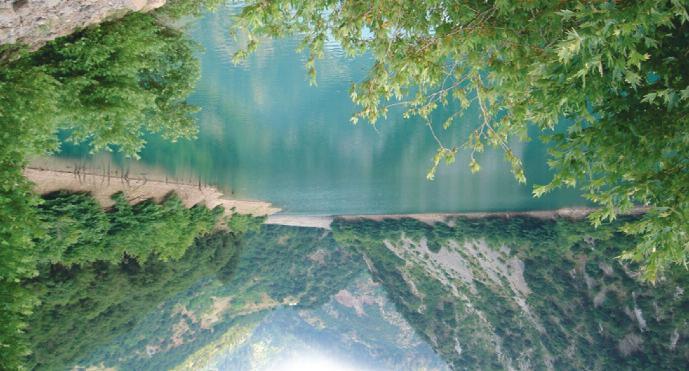 ΛΙΜΝΗ ΣΤΕΦΑΝΙΑΔΑ Ο ορεινός όγκος των Θεσσαλικών Αγράφων κρύβει πολλά άγνωστα μαγευτικά τοπία, ιδανικά μόνο για μυημένους.