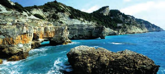 Θα δούμε την Βυζαντινή εκκλησία της ΠΑΝΤΑ- ΝΑΣΣΑΣ και το κάστρο του ΒΙΛΑΡΔΟΥΙΝΟΥ που δεσπόζει στην κορυφή του λόφου. Γεύμα σε ταβέρνα της περιοχής προαιρετικά.