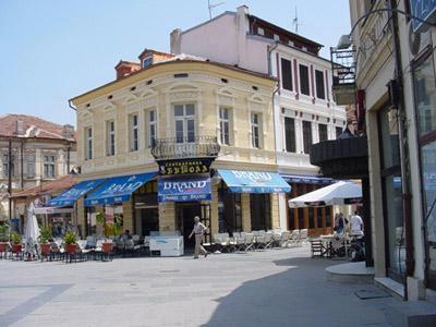 Bitola este un oraș în partea de sud-vest a Macedoniei. Orașul este un centru administrativ, cultural, industrial, comercial, și educațional.