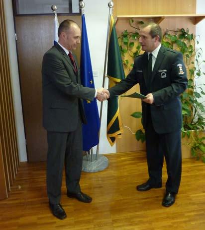 aprila letos: Direktor Carinskega urada Dravograd Igor Švarc je ob podelitvi povedal, da je pridobitev statusa AEOF nadaljevanje uspešnega dela med Metalom Ravne in carino.