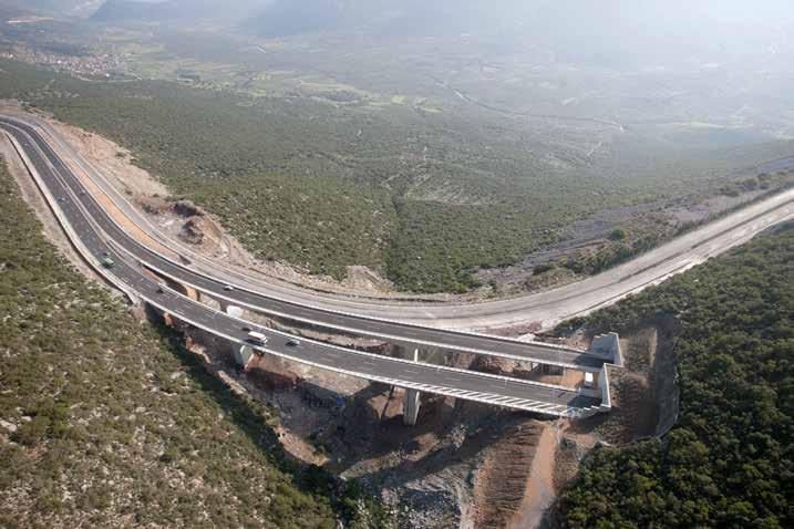 Διαχείριση κυκλοφορίας Λειτουργικά, η «καρδιά» του αυτοκινητόδρομου βρίσκεται στα γραφεία της Ολυμπίας Οδού, στην Άνω Βλυχάδα Μεγάρων.