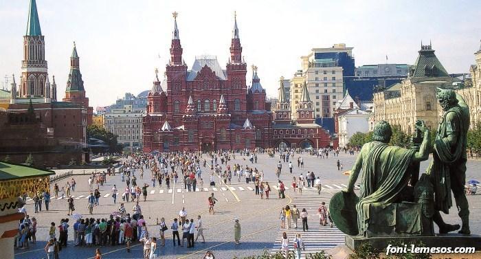Η κοκκινη Πλατεία στην Μόσχα Κρεμλίνο Το Κρεμλίνο της Μόσχας είναι ένα από τα μεγαλύτερα αρχιτεκτονικά συμπλέγματα στον κόσμο.