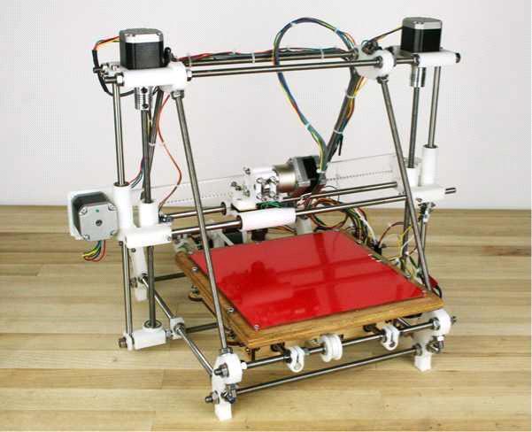 Εικόνα 2-1 MakerGear Prusa Mendel Ο Prusa Mendel είναι ένας χαμηλού κόστους 3D εκτυπωτής που έχει ωφέλιμο όγκο κατασκευής με διαστάσεις 200mm x 200mm x 110mm με σκελετό αποτελούμενο από εκτυπωμένα