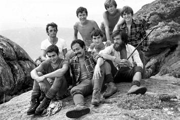 Besada, Fernando Ruíz (Nani), Miguel López (Miguelito), Antonio Novas (Toni, nas décadas dos 80 e 90 pasaría a ser un dos mellores alpinistas do noso país, tendo no seu historial deportivo cinco