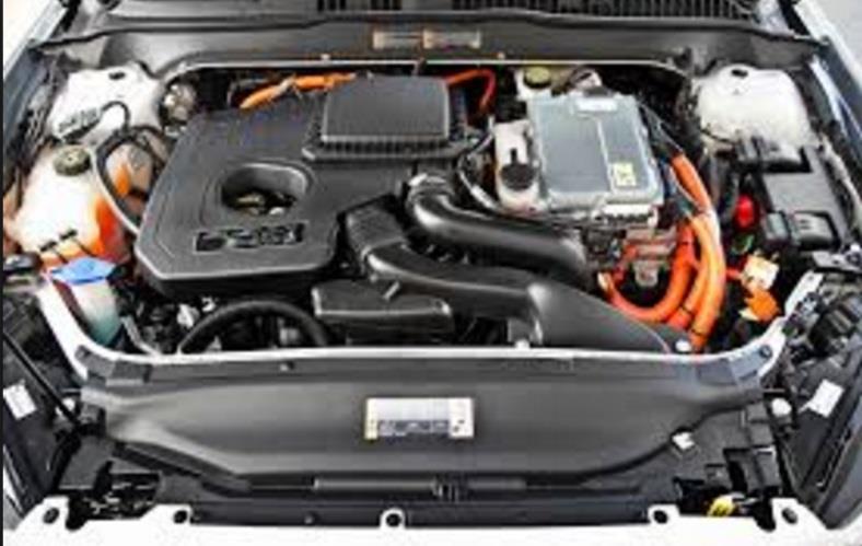 Το σύστημα κίνησης του Energi αξιώνει πάνω από 200 από τις σχεδόν 500 πατέντες υβριδικών συστημάτων της Ford. Εικόνα 26 Ford Fusion Energi Βασικό του στοιχείο είναι ο aluminum head and block 2.