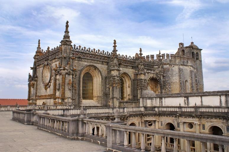 Θα επισκεφτούμε δύο από τα σπουδαιότερα μνημεία της, τον Πύργο του Μπελέμ και το Μοναστήρι των Ιερωνυμιτών (Hieronymites Monastery, Jerónimos Monastery).