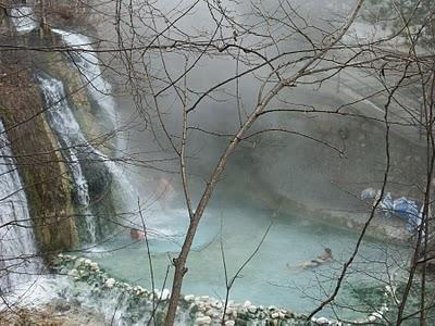 Δηθφλα 3.23: Άπνςε εμσηεξηθήο γνχξλαο ηακαηηθψλ λεξψλ θνληά ζην Τδξνζεξαπεπηήξην (Πεγή: www.aridea1.blogspot.