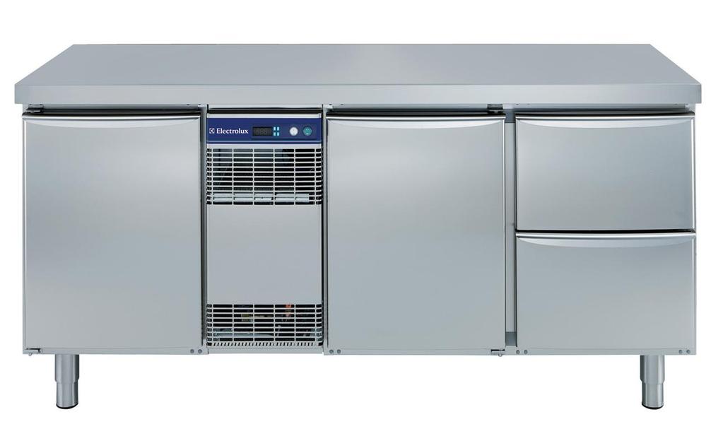 Η σειρά ψυγείων πάγκων της Electrolux συνδυάζει την ωφελέστερη δυνατή επιφάνεια εργασίας με την ψυχρή συντήρηση από κάτω.