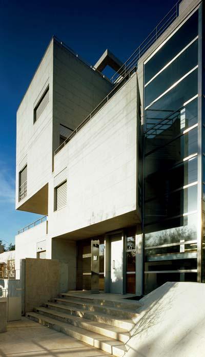 Β 1. «Η κατοικία στην Ελλάδα από τον 20ο στον 21ο αιώνα» Η έκθεση οργανώθηκε για πρώτη φορά από το Ελληνικό Ινστιτούτο Αρχιτεκτονικής, σε συνεργασία με το Μουσείο Μπενάκη τον Ιανουάριο 2009.