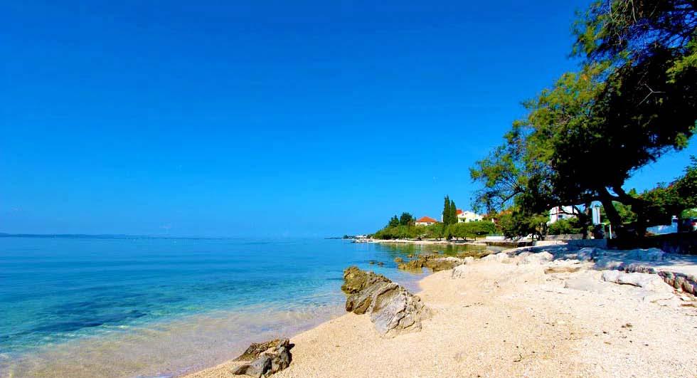 Građevinsko zemljište uz more (Diklo - Zadar) 700 / m2 Lokacija: