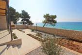 Bruto sambene površine 430m2 neto 360 m2. Villa ima tri etaže.