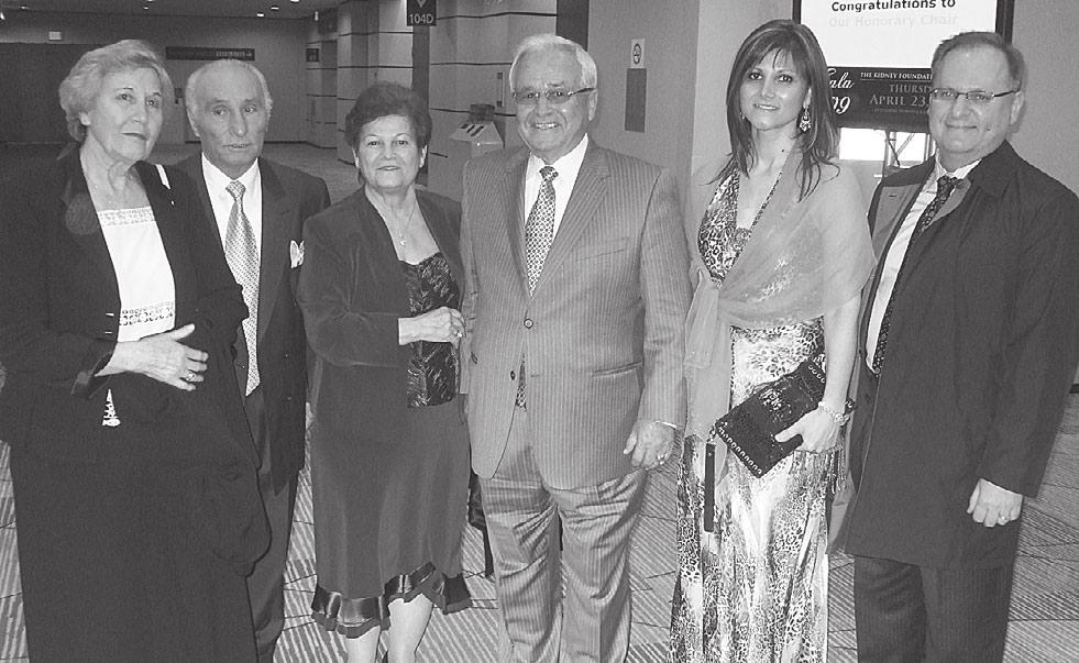 1 Μαίου 2009 30th year Χρό ν ο ς Σελίδα 11 30ο ς ΣΥΛΛΟΓΟΣ ΛΑΚΩΝΩΝ «Ο ΛΕΩΝΙΔΑΣ» ΜΕΓΑΛΗ ΧΟΡΟΕΣΠΕΡΙΔΑ Το τραπέζι του ταμία του συλλόγου Λ. Κούρτη και Δ. Κοκκόρου. Όρθια η πρόεδρος Χ. Κοκκαλιάρη Η Χρ.