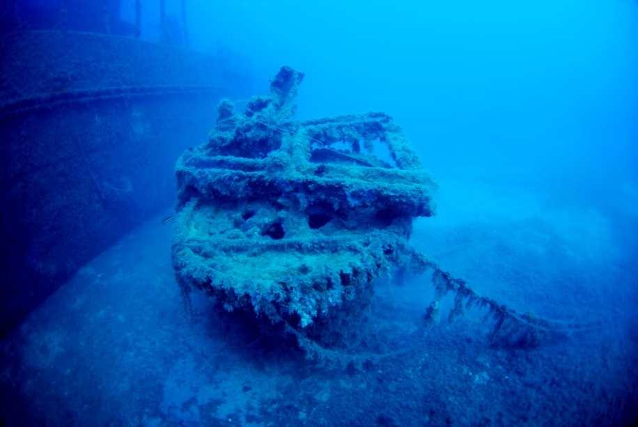 Evidence of her final purpose lies on the sea bed, starboard amidships (photo left) and between for two forward holds,(photo right) two huge winches used for the movement of the nets.