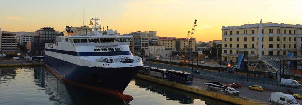 4Το πλαίσιο των ναυτιλιακών πλεγμάτων: Πειραιάς και Θεσσαλονίκη Γιατί είναι τόσο σημαντικά τα ναυτιλιακά πλέγματα; Οικονομικό πλέγμα (cluster) ονομάζουμε έναν πληθυσμό γεωγραφικά συγκεντρωμένων και