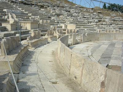 Αρχαίο Θέατρο Διονύσου Το θέατρο του Διονύσου είναι ο σημαντικότερος γνωστός υπαίθριος θεατρικός χώρος στην αρχαία Αθήνα.