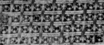În acest caz modelul matematic de calcul al dimensiunii porului are o formă complexă care depinde printre altele de dimensiunea reţelei, diametrul granulei de pulbere şi gradul de deformare a reţelei