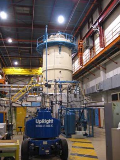 Electron Cooling Σε µια µακροσκοπική εικόνα, η θερµότητα µεταφέρεται από µια καυτή δέσµη ιόντων σε µια κρύα δέσµη ηλεκτρονίων Η µικροσκοπική εικόνα περιλαµβάνει τις αλληλεπιδράσεις Coulomb και