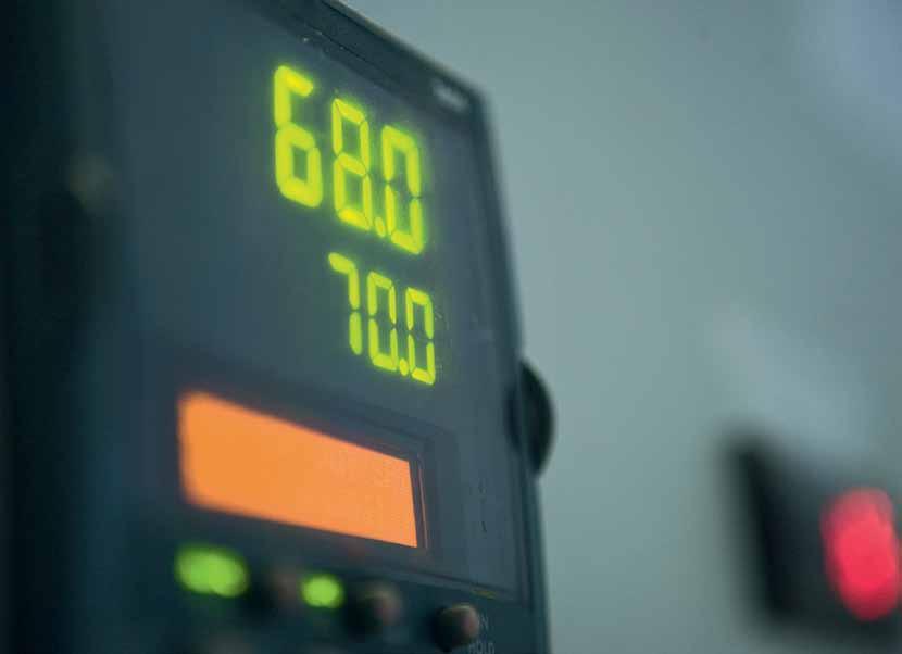 Analiza înregistrărilor din camera climatică Fizica construcțiilor Departamentul de fizică a construcţiilor cercetează cele mai bune tehnologii pentru îmbunătățirea construcţiilor pe termen lung.