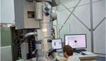 Studiul structurii materialelor Microscop electronic de transmisie de înaltă rezoluţie (HRTEM) Model LIBRA 200FE-HR Domeniu de utilizare: Echipamentul este dedicat studiului proprietăţilor şi al