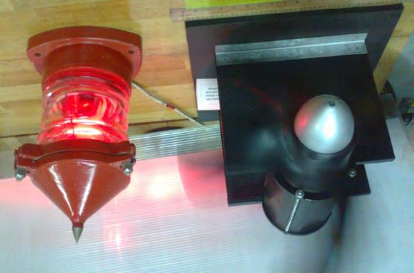 Microhidrogenerator submersibil pentru alimentare baliză fluvială Caracteristicile principale: - turaţia nominală n n = 150 rot/min, - tensiune nominală pe fază U in =