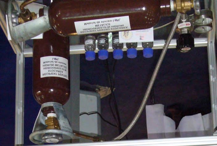 Rezervor pentru stocarea hidrogenului în hidruri metalice Scurtă prezentare Rezervor pentru stocarea hidrogenului în stare solidă, sub formă de hidruri metalice, cu minimum de volum şi în condiţii de