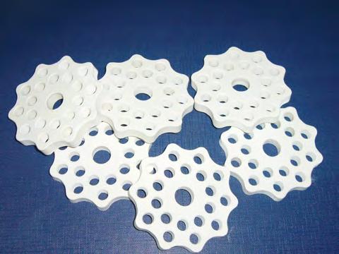Suporţi rezistenţe electrice Dimensiuni: Ø79 x 10 mm Material: ceramică zirconiferă CER 440 - rezistenţa de izolaţie: 10 11 Ωm; - rezistenţa la şoc termic: 150 K;