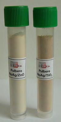 Pulberi şi şlamuri nanocompozite fotocatalitice şi biocidale Descriere Materiale noi, sub formă de pulberi ultrafine sau şlamuri, de culoare galben pai până la brun, pe bază de nanoparticule de oxid
