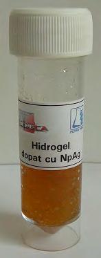 Hidrogel cu nanoparticule de argint Descriere Gel de culoare galben pai până la brun, sub formă de nanoparticule de argint (NpAg) bioactive, uniform şi fin dispersate într-o matrice polimerică