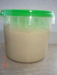 Soluţii fotocatalitice cu proprietăţi de auto-curăţare şi auto-sterilizare a suprafeţelor Descriere Soluţiile fotocatalitice pe bază de Ag/TiO 2 sunt obţinute printr-un procedeu electrochimic