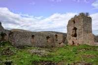Κάζηξν Μίια Έρεη ηαπηηζηεί κε ην Chateaunef πνπ θέξεηαη όηη ίδξπζε ε Ιζαβέιια Βηιιεαξδνπίλνπ (1297-1301) γηα λα αληηκεησπίζεη ηηο επηζέζεηο ησλ Διιήλσλ ηνπ Γεζπνηάηνπ ηνπ Μνξέσο, πνπ κε νξκεηήξην ην