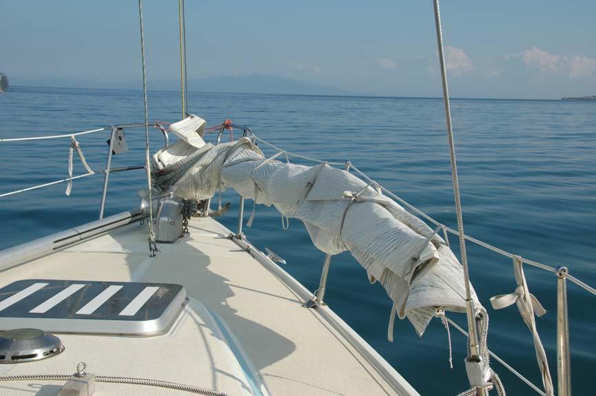 Βιράρισμα της τζένοας Είναι πιο εύκολη μανούβρα από το βιράρισμα της μεγίστης. Δεν απαιτεί ορτσάρισμα.