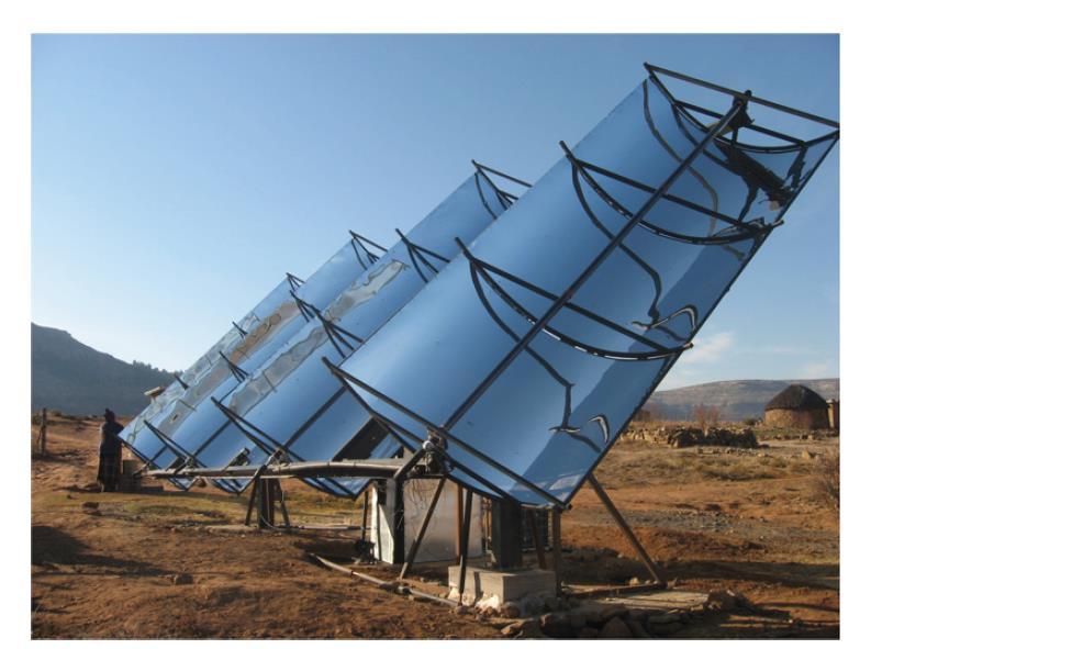 Εικόνα 3.4 Συλλέκτες εγκατάστασης στο Lesotho (S. Quoilin, 2011) Οι Nguyen κ.α. (V.M. Nguyen, 2001) κατασκεύασαν και δοκίμασαν ένα πρωτότυπο κύκλο ORC.