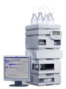 Pri reverznofazni HPLC imamo nepolarno stacionarno fazo in polarno stacionarno fazo. Vrstni red eluiranja komponent je obraten kot pri normalnofazni HPLC.