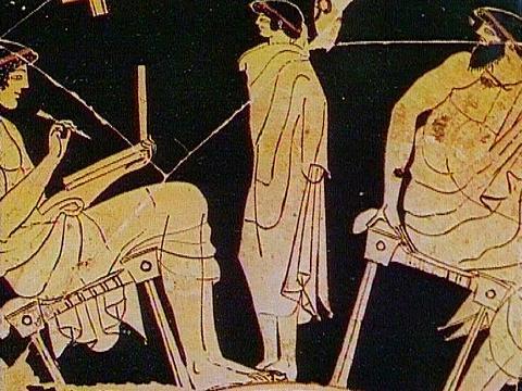 ὁ διδάσκαλος ὁ Αὐτόλυκος καὶ οἱ φίλοι, οἳ πρὸς τὸν διδάσκαλον ἔρχονται, δέλτους ἔχουσιν. οἱ μὲν μύθους ποιοῦσι καὶ γράφουσιν, οἱ δὲ βιβλία ἀναγιγνώσκουσιν. τοτὲ μὲν σπουδαῖοί εἰσι, τοτὲ δὲ παίζουσιν.