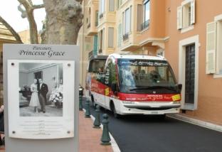 και Γκρέις Κέλυ (την είδε ο Ρενιέ και την παντρεύτηκε)