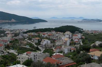 ορισμένες περιοχές. Η Θεσπρωτία, λόγω των ενετικών φρουρίων, αντιστάθηκε στους Τούρκους, σε αντίθεση με την υπόλοιπη Ήπειρο και γι' αυτό οδηγήθηκε κατά ένα μέρος στον βίαιο εξισλαμισμό.