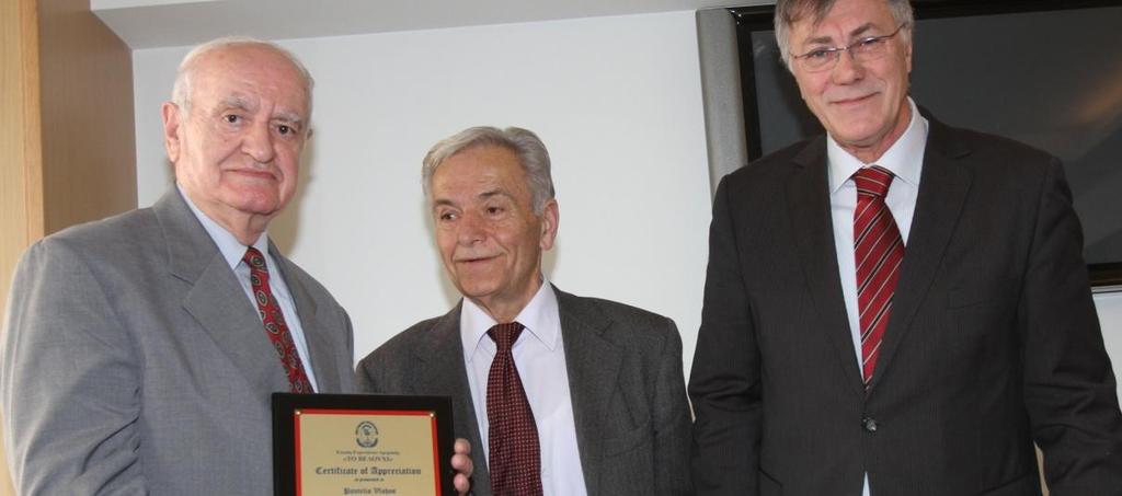 Βιάρνο πνιύ γξήγνξα έγηλε κέινο ηεο Έλσζεο Δπξπηάλσλ Ακεξηθήο «Σν Βεινύρη» θαη κεηά από ιίγα ρξόληα εμειέγε πξόεδξνο ηνπ ηνπηθνύ Σκήκαηνο ηεο Έλσζεο «Αζαλάζηνο Καξπελεζηώηεο».