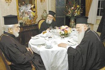 Η έκθεση αυτή του Μητροπολιτικού Μουσείου, η τρίτη κατά σειρά με θέμα την τέχνη του Βυζαντίου, πραγματοποιείται χάρη στις χορηγίες της Ελληνικής Τράπεζας ALPHA και των ιδρυμάτων Ι. Κωστόπουλου, Α.